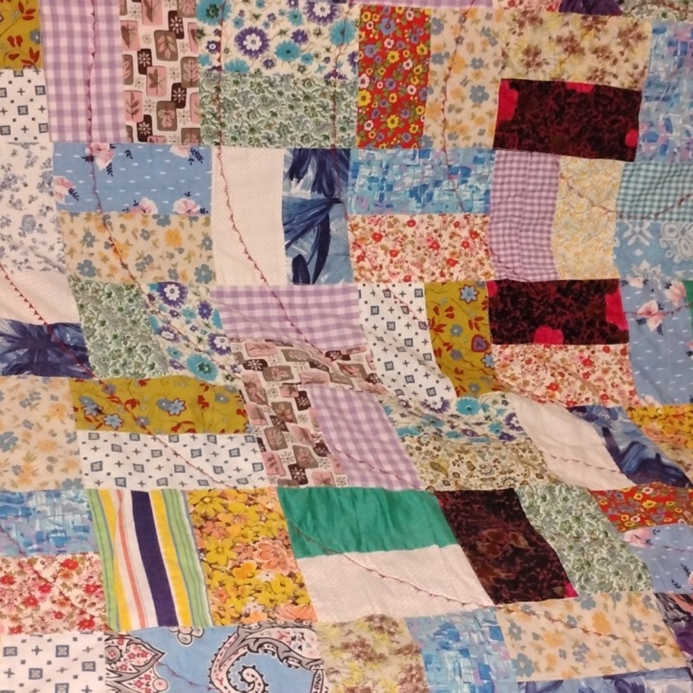 Vintage Round Handmade Patchwork Fringe Quilt Throw/Tablecloth/ Decor 72x72 - Picture 8 of 9
